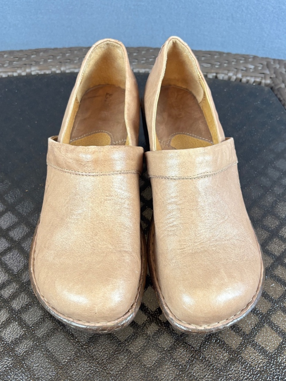 Born Toby ll Slip On Leather Comfort Clogs Size 9